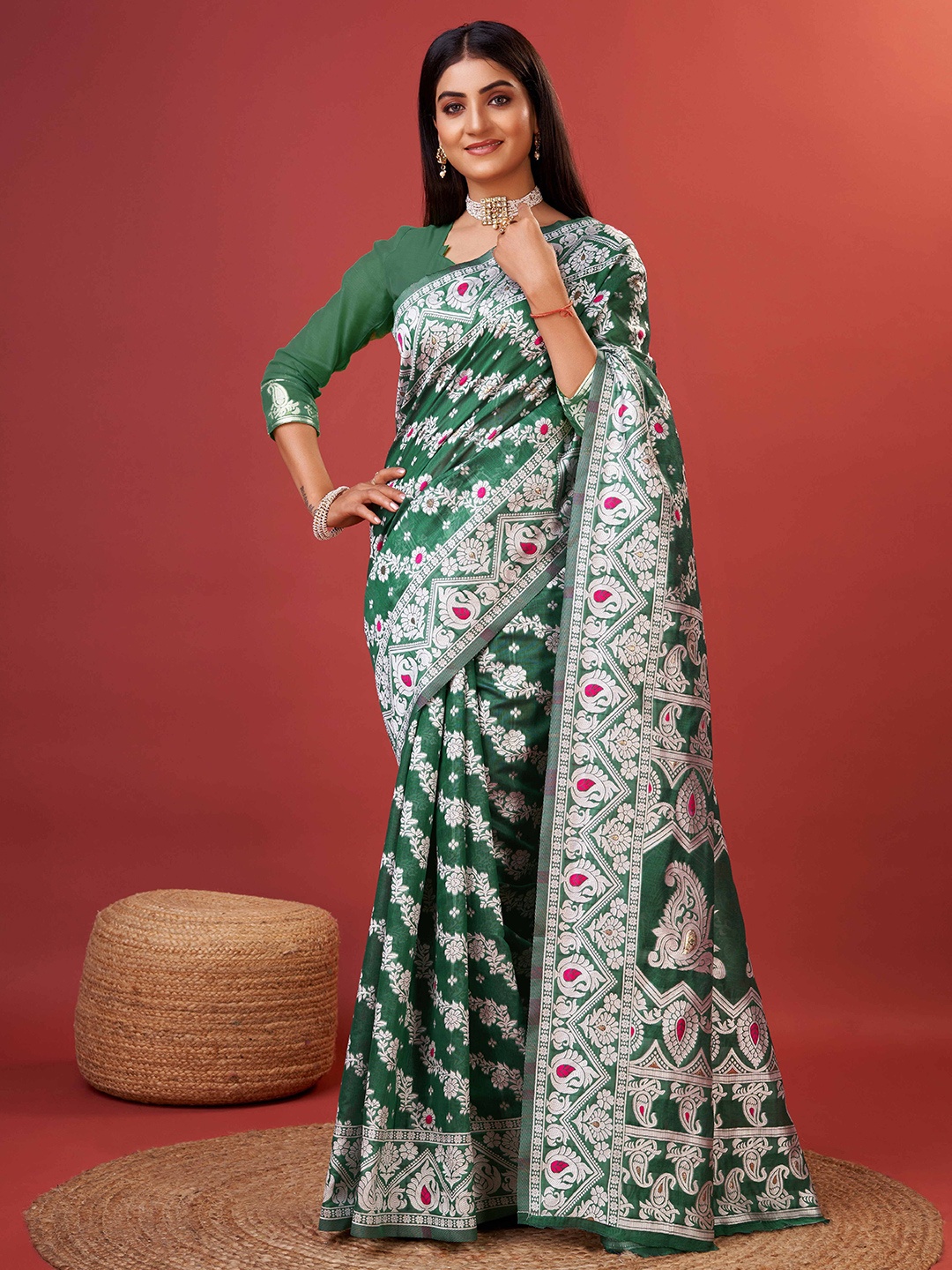 

VEECHIS Floral Zari Silk Cotton Banarasi Saree, Green