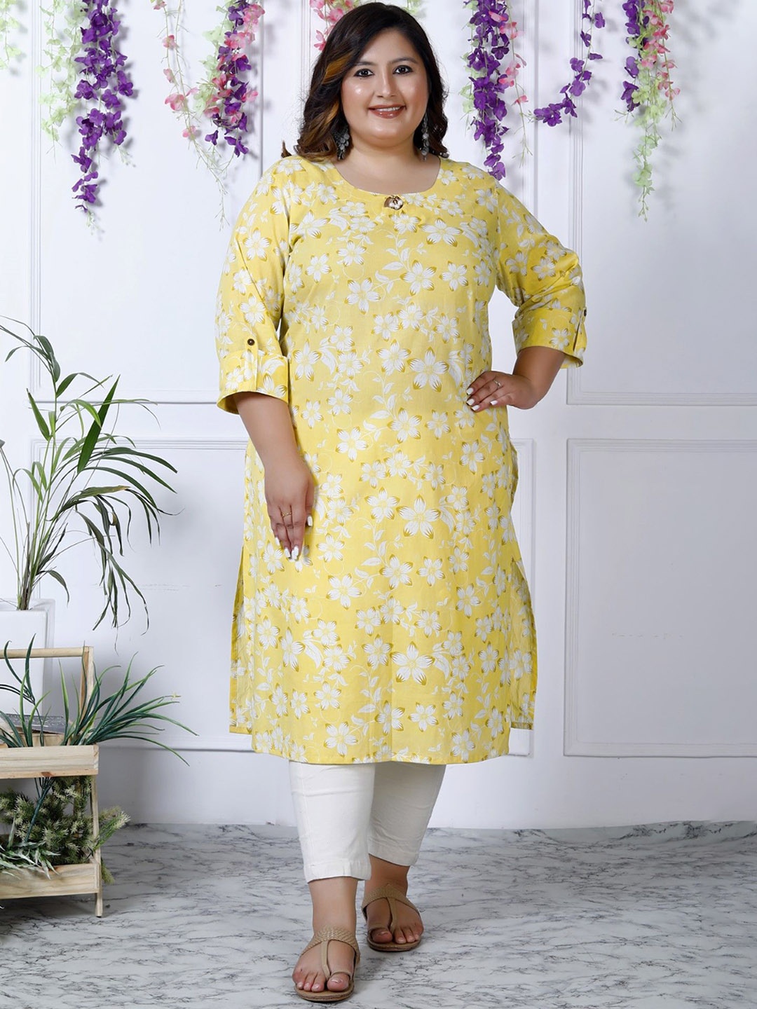 

Swasti Women Floral Checked Floral Kurta, Yellow