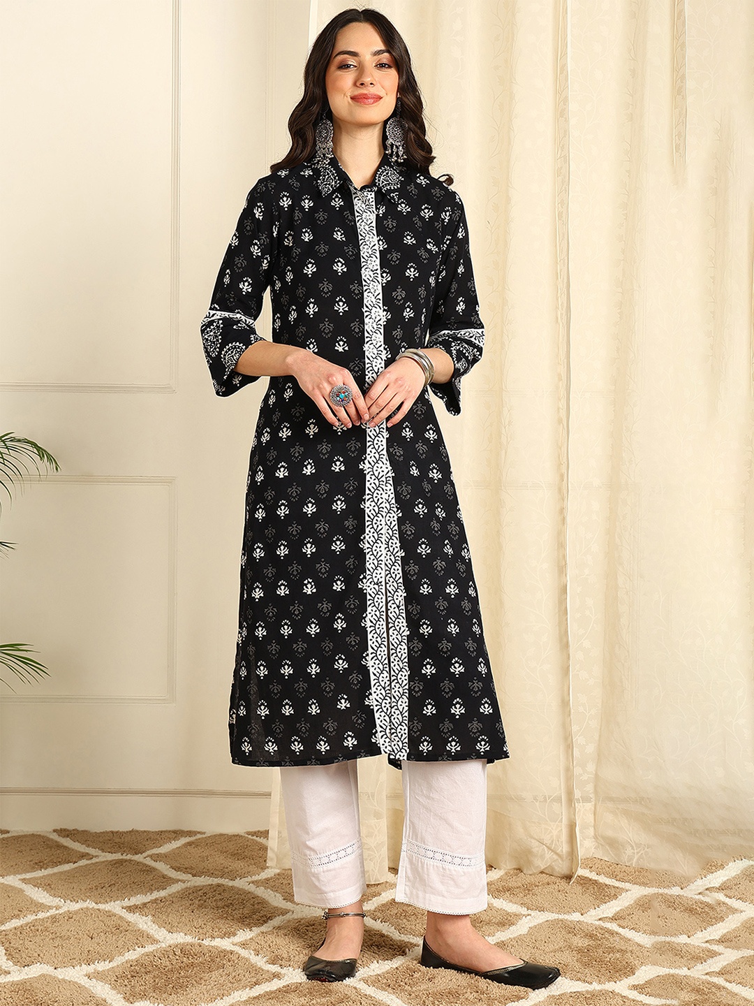 

Tahiliya Women Ethnic Motifs Printed Handloom Straight Bagru Kurta, Black