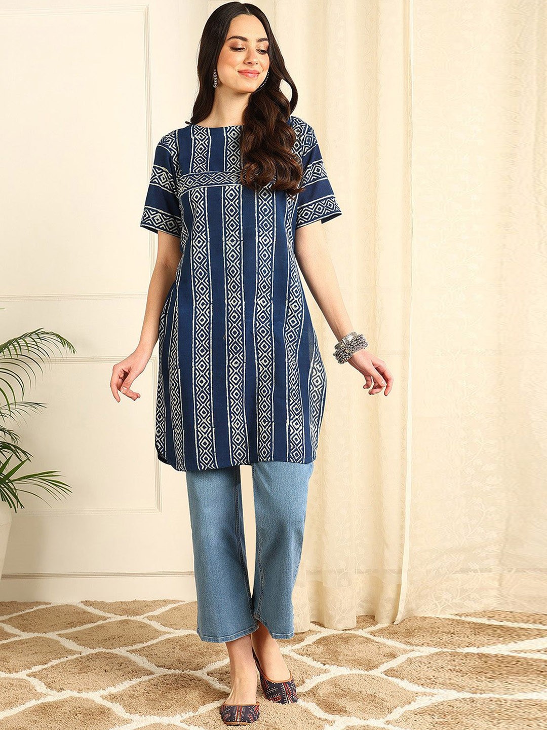 

Tahiliya Women Geometric Flared Sleeves Sequinned Handloom Kurta, Blue