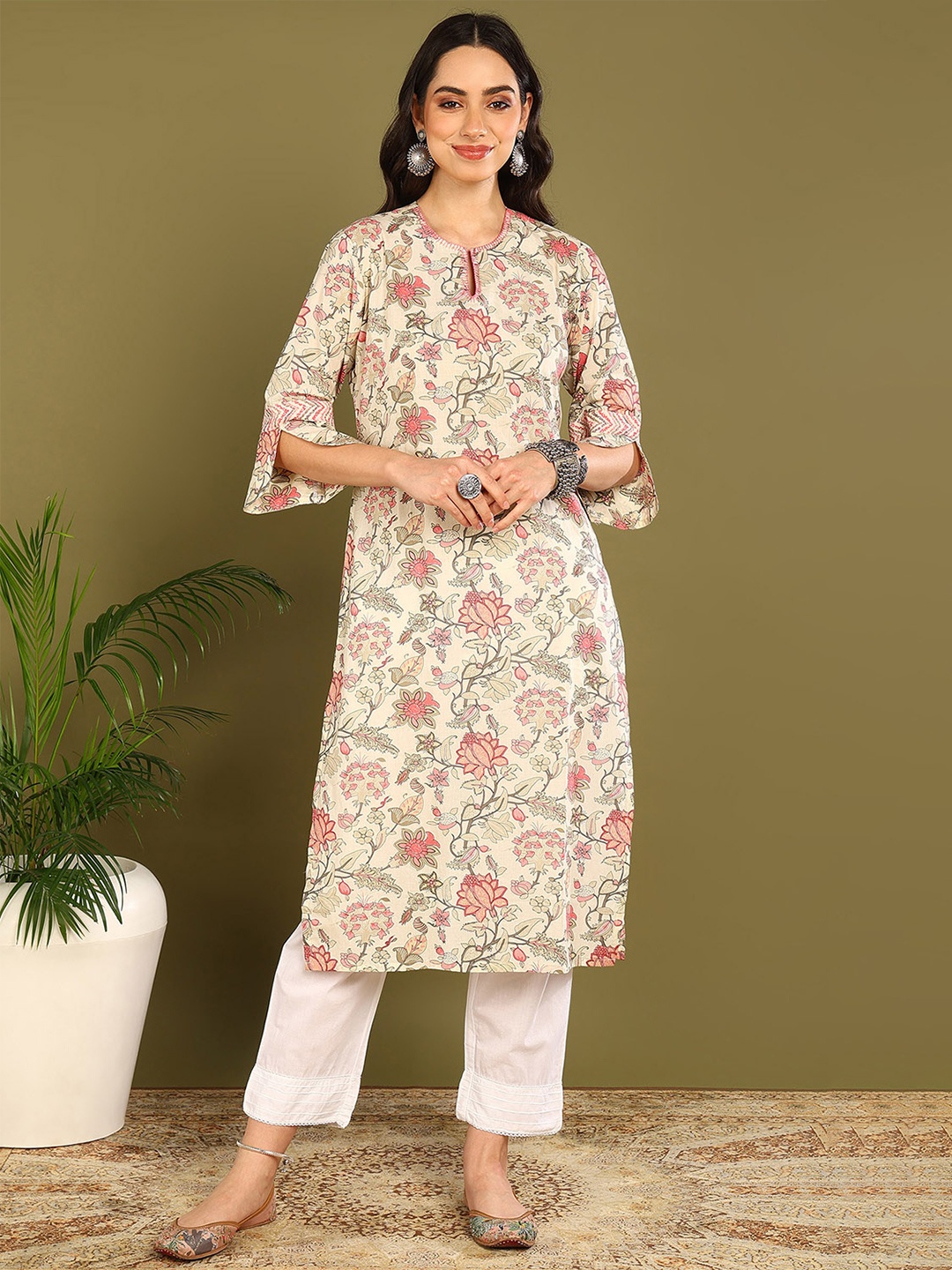 

Tahiliya Women Floral Printed Keyhole Neck Handloom Kurta, Peach