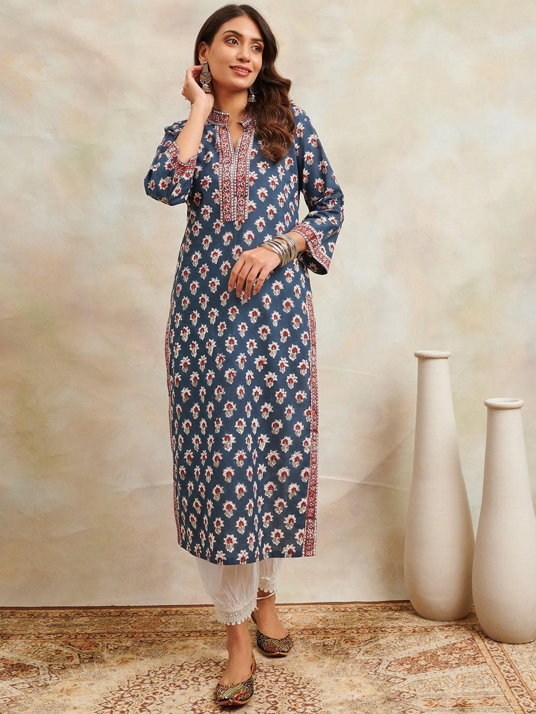 

Tahiliya Women Floral Cold-Shoulder Sleeves Handloom Kurta, Blue