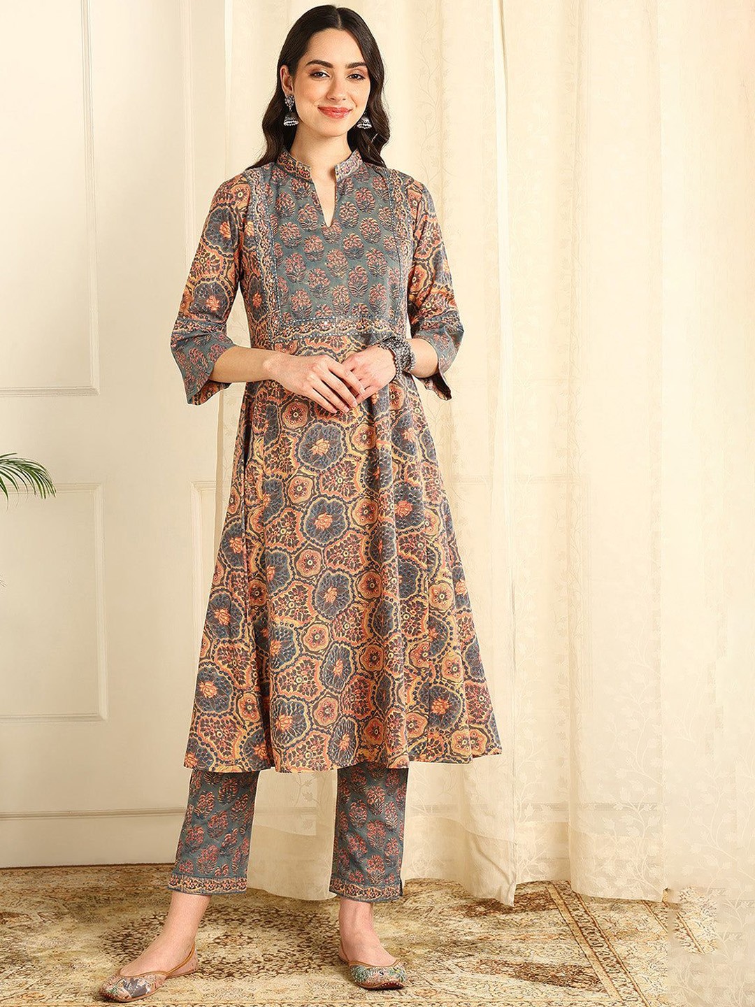 

Tahiliya Women yoke Design Flared Sleeves Mirror Work Handloom Anarkali Kurta, Grey