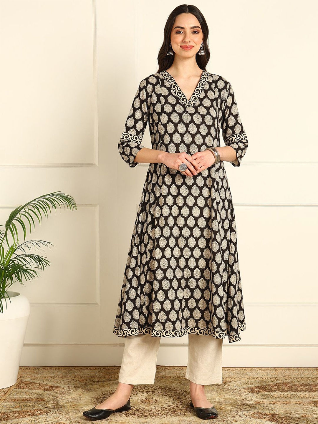 

Tahiliya Women Geometric PrintedHandloom Anarkali Kurta, Black