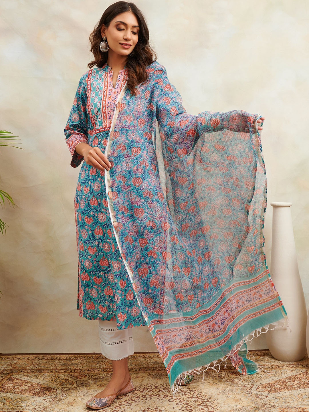 Tahiliya Women Floral Printed Flared Sleeves Thread Work Handloom Kurta, Blue