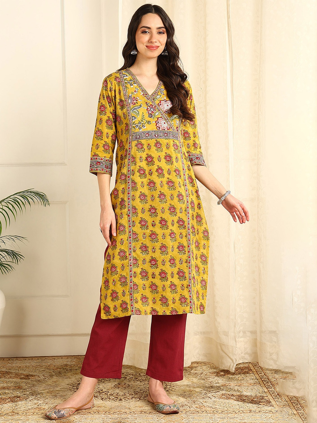 

Tahiliya Women Floral Printed Thread Work Handloom Kurta, Mustard