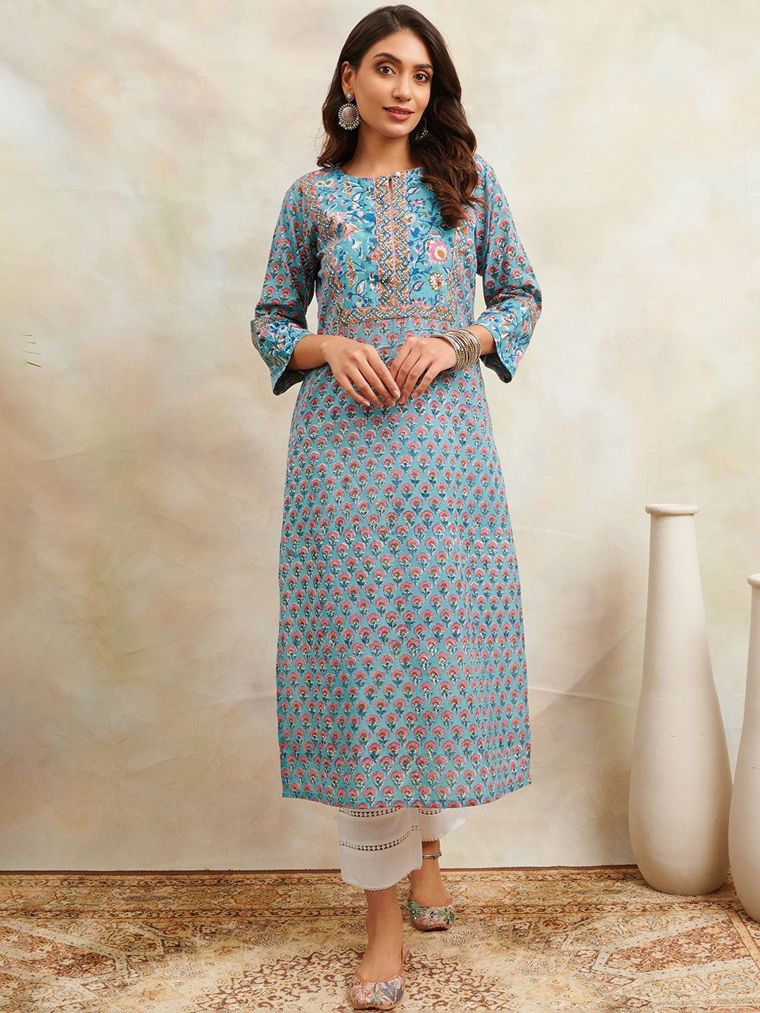 

Tahiliya Women Floral Printed Handloom Straight Kurta, Blue