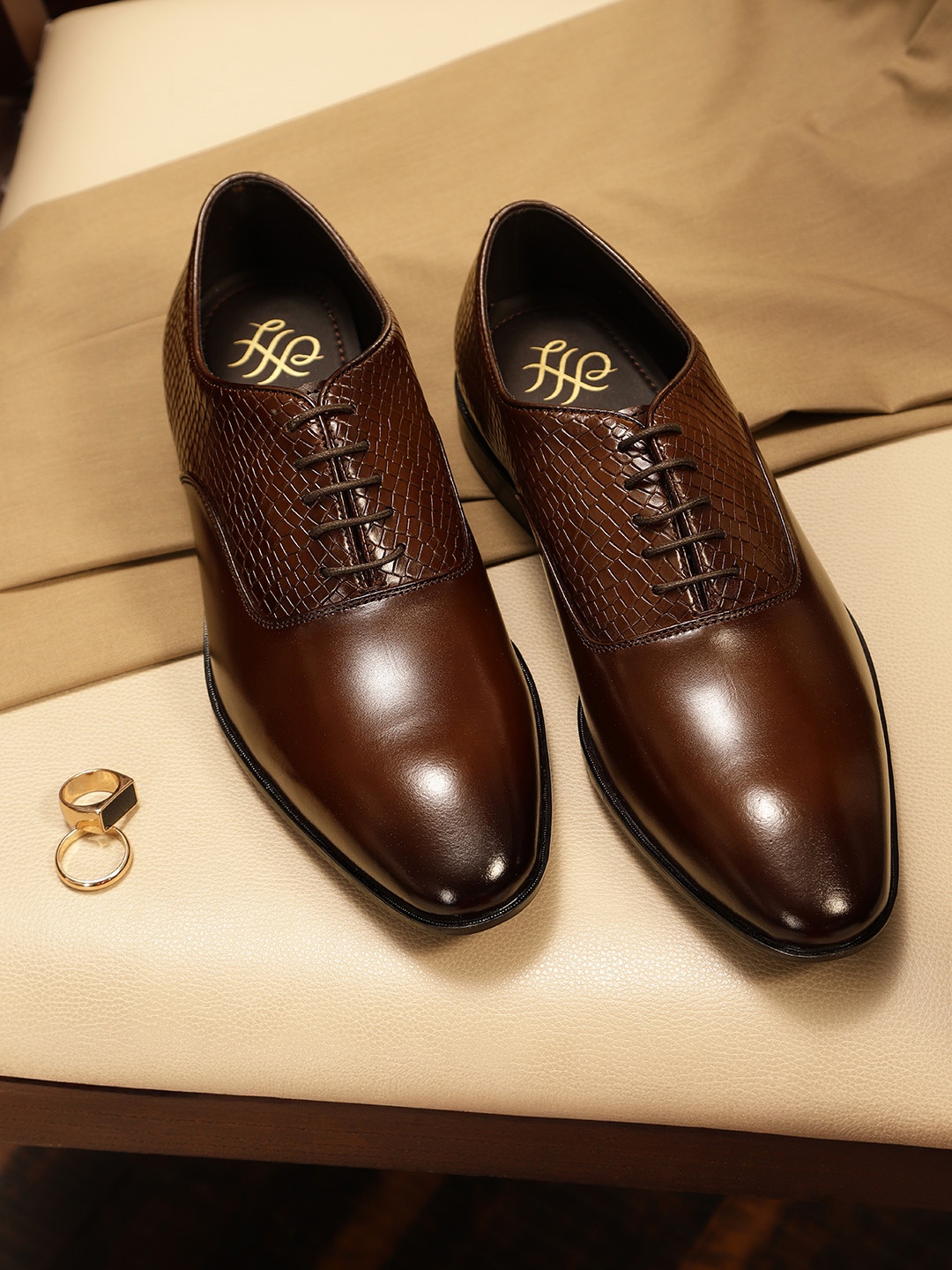 House of Pataudi Men Textured Formal Oxfords, Brown