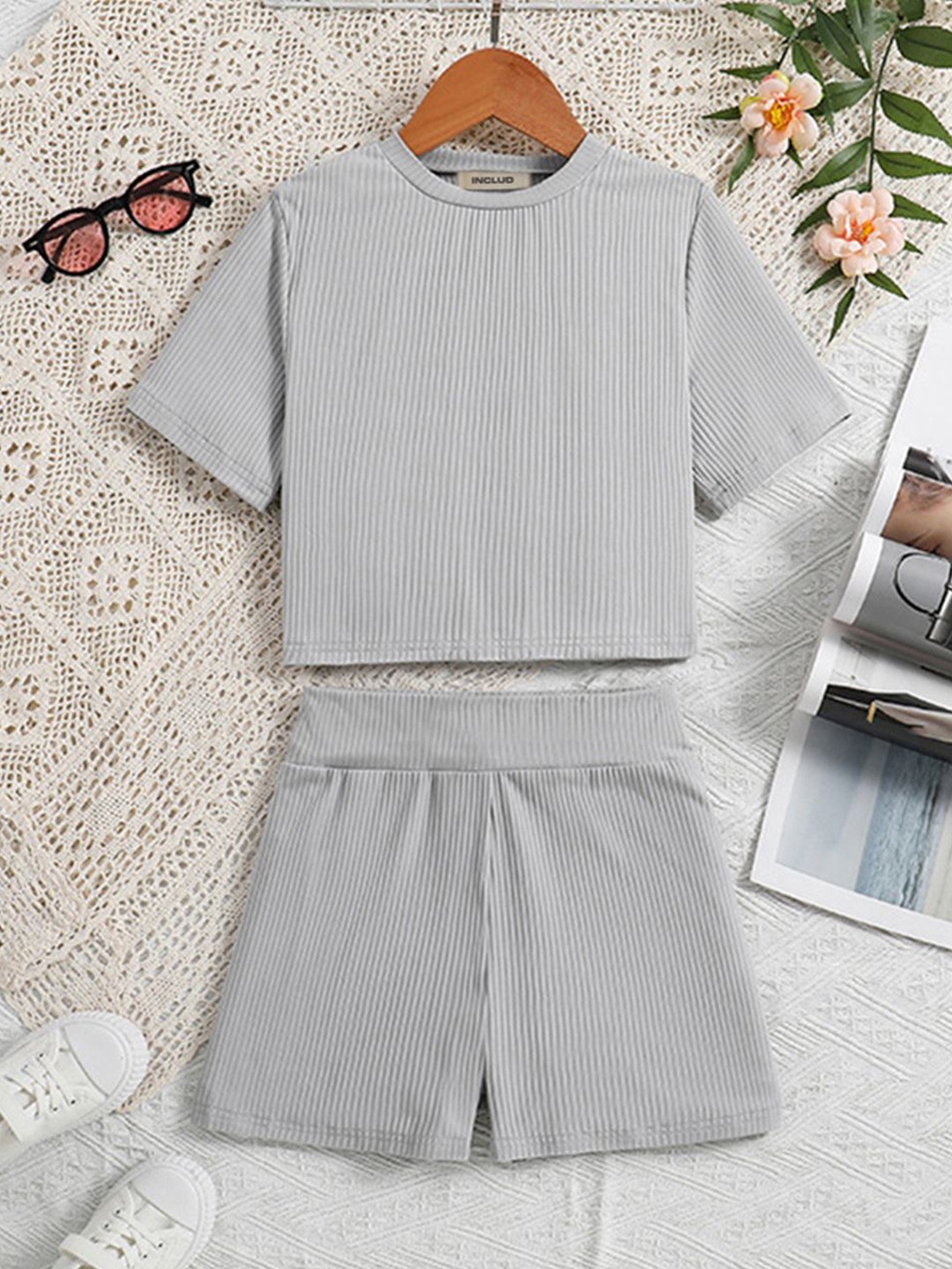 

INCLUD Girls Solid Top with Shorts, Grey