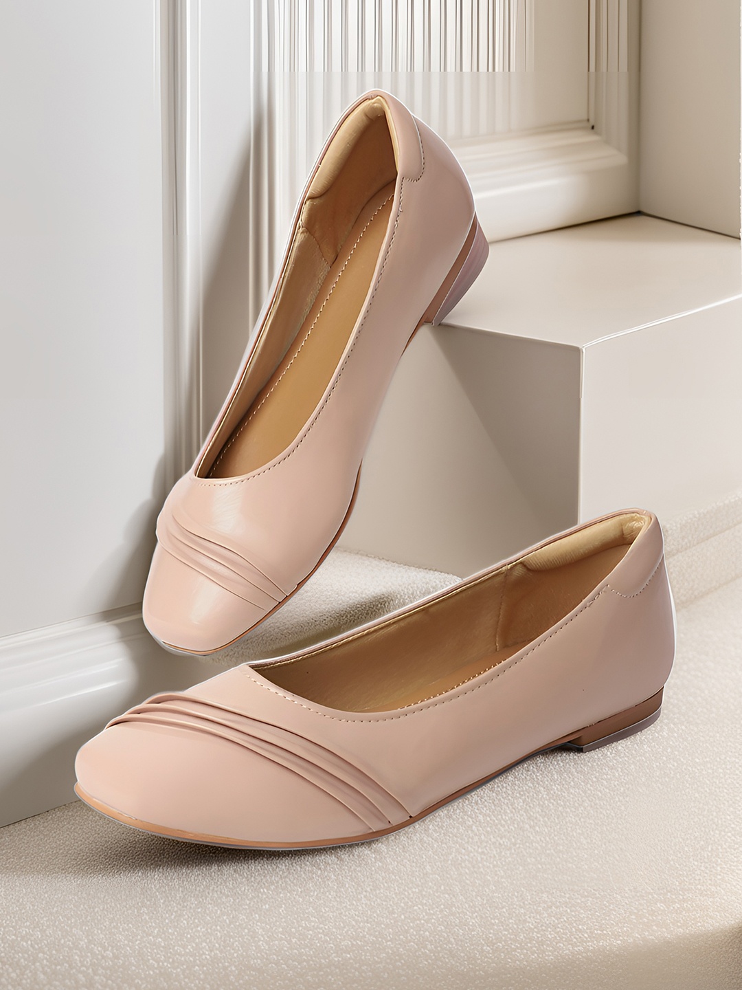 

Van Heusen Women Textured Detail Ballerinas, Pink