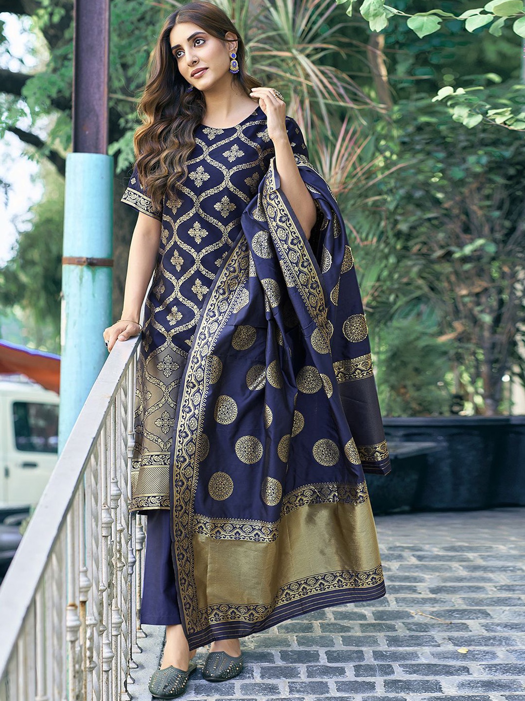 SKYLEE Women Regular Kurta with Trousers & With Dupatta, Navy blue