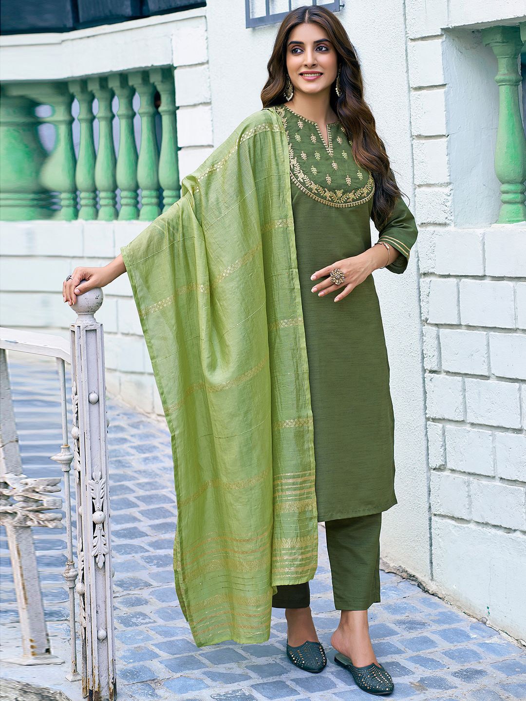 

SKYLEE Women Embroidered Regular Kurta with Trousers & With Dupatta, Olive