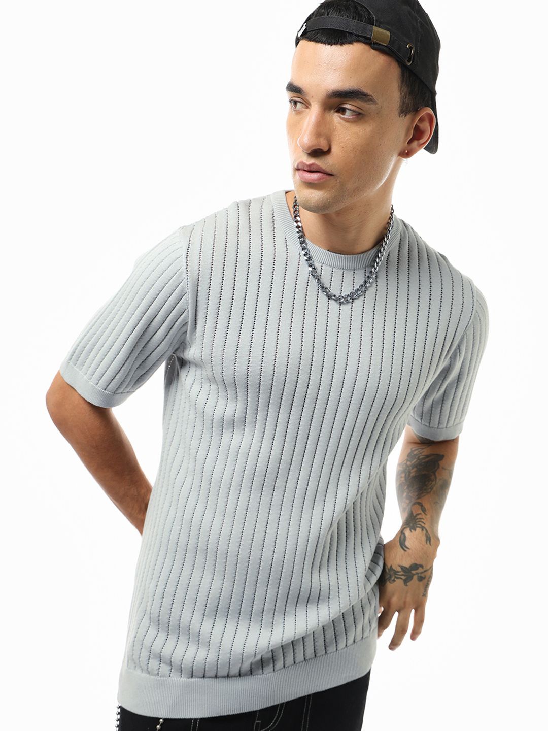 

Bewakoof Men Textured Flatknit T-shirt, Grey