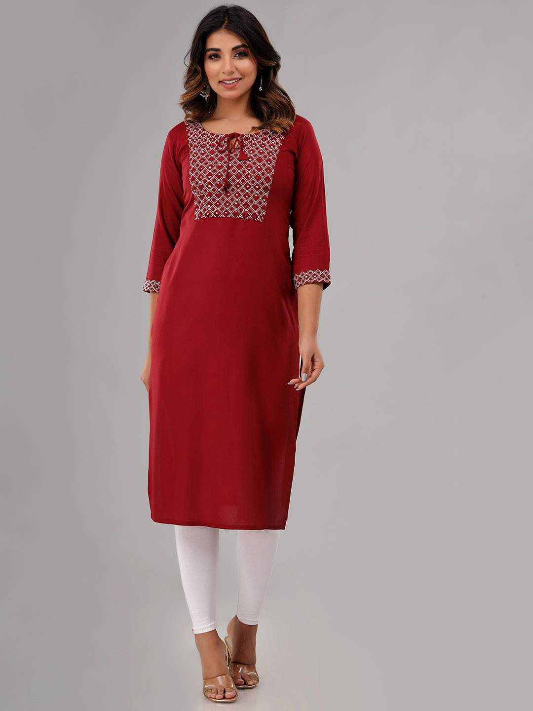 

Rouhab Women Yoke Design Keyhole Neck Thread Work Kurta, Maroon