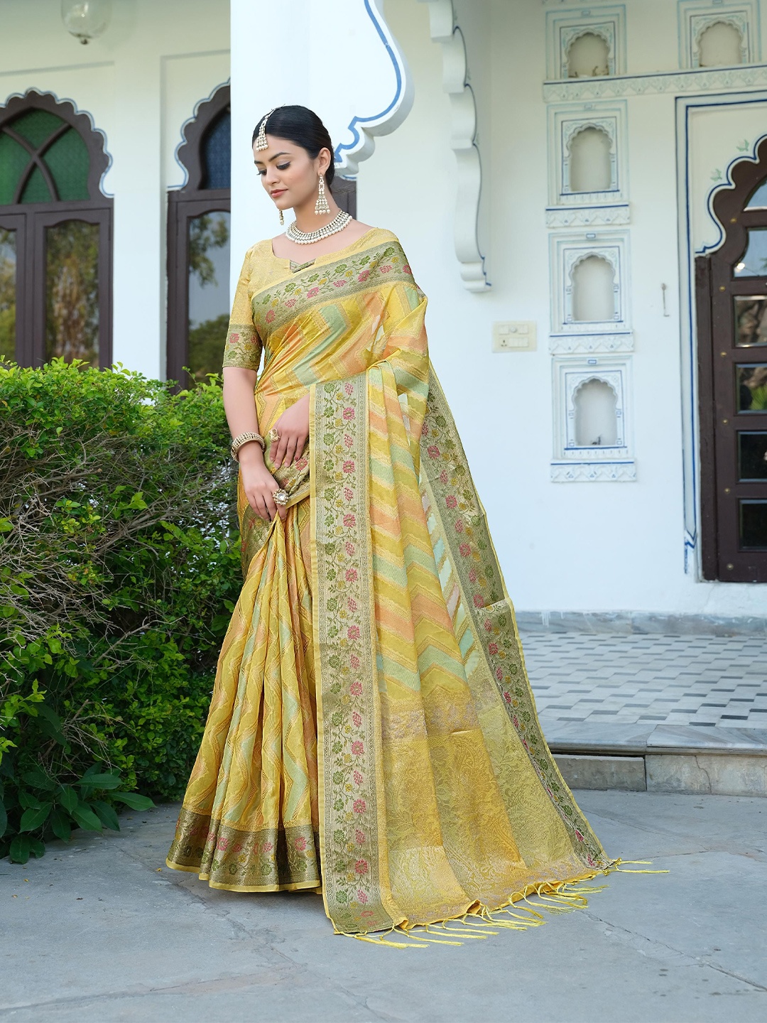 

ALAGINI Zari Organza Leheriya Saree, Yellow