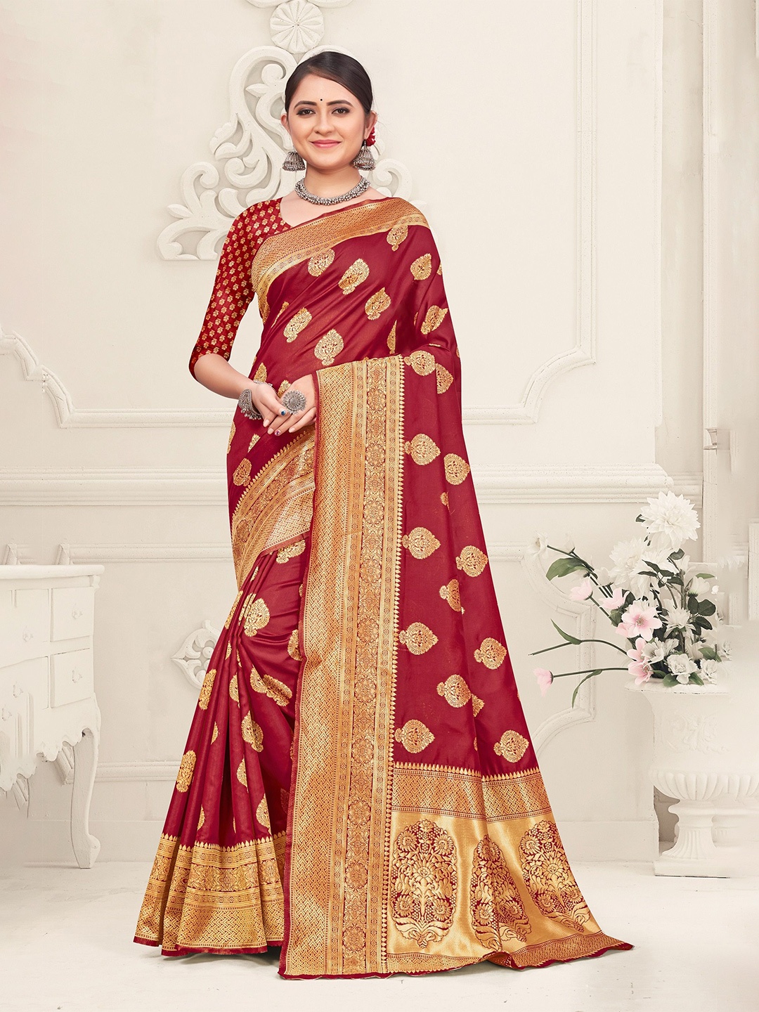 

DIVASTRI Ethnic Motifs Woven Design Zari Banarasi Saree, Maroon