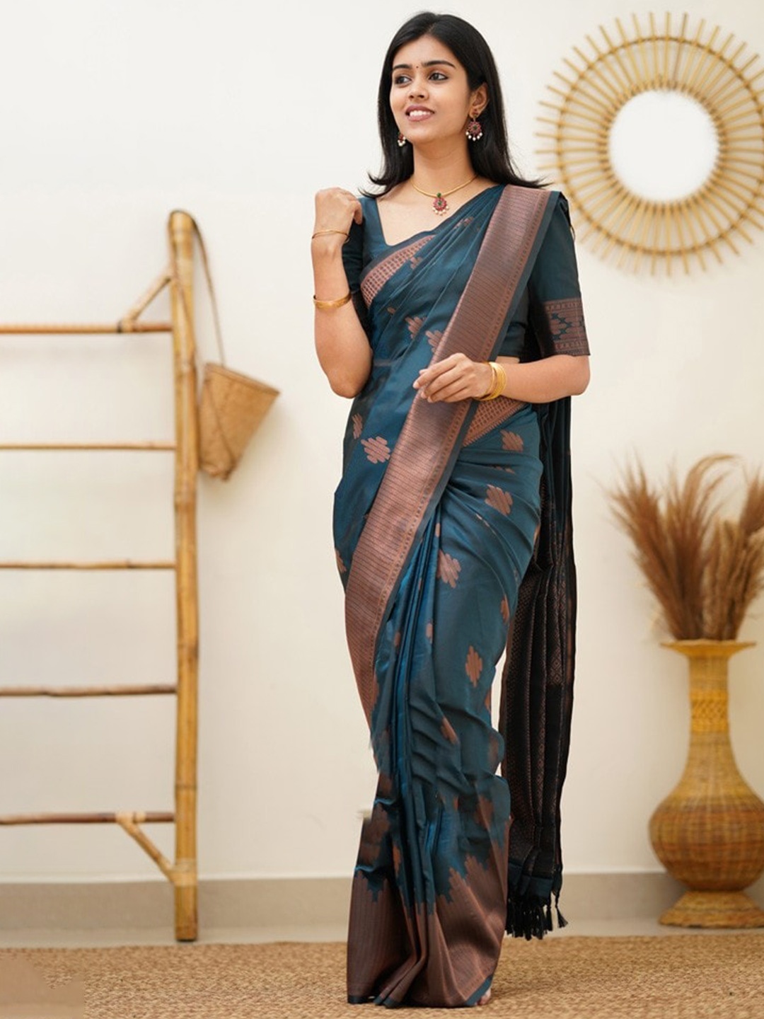 

DIVASTRI Woven Design Zari Banarasi Saree, Teal