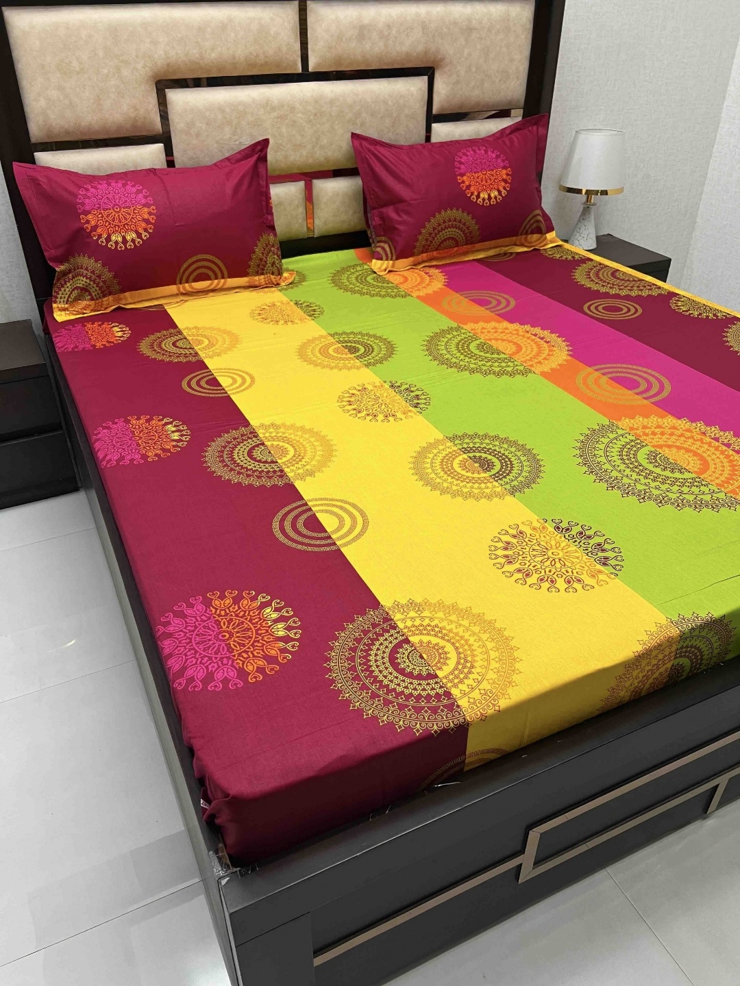 

Pure Decor Green & Pink Ethnic Motifs 250 TC Queen Bedsheet with 2 Pillow Covers