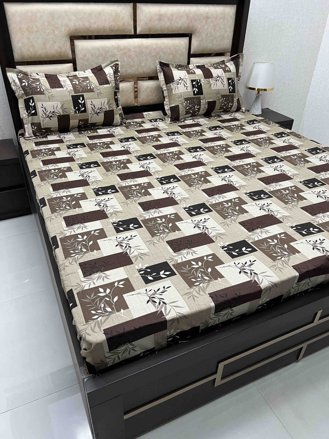 

Pure Decor Brown & White Ethnic Motifs 250 TC Queen Bedsheet with 2 Pillow Covers
