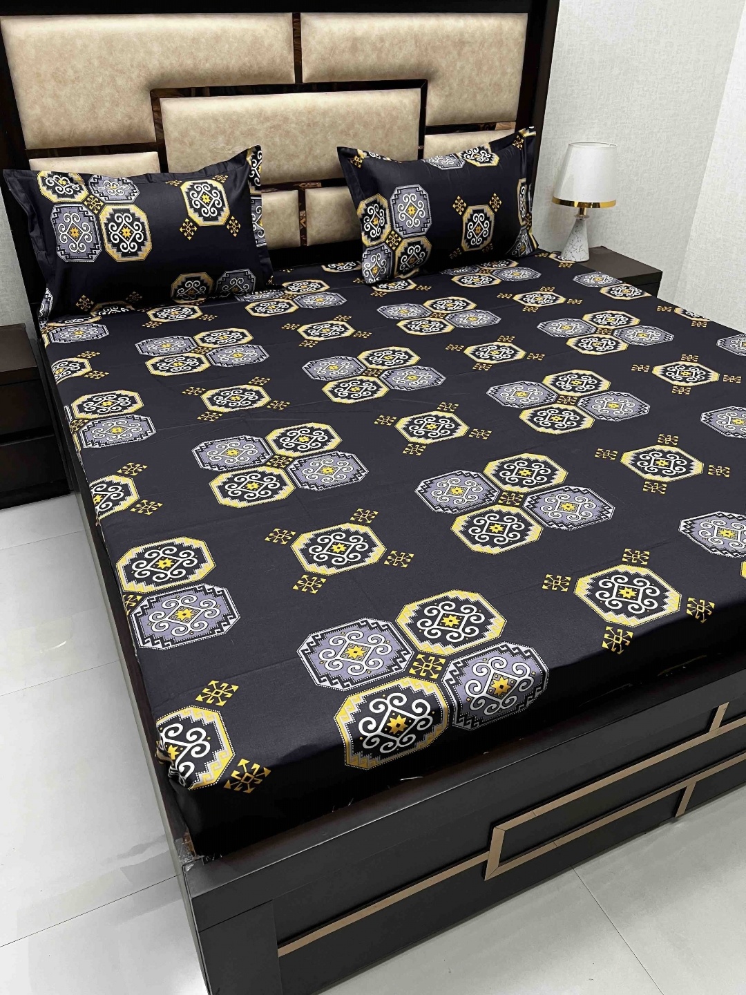 

Pure Decor Purple & Grey Ethnic Motifs 250 TC Queen Bedsheet with 2 Pillow Covers