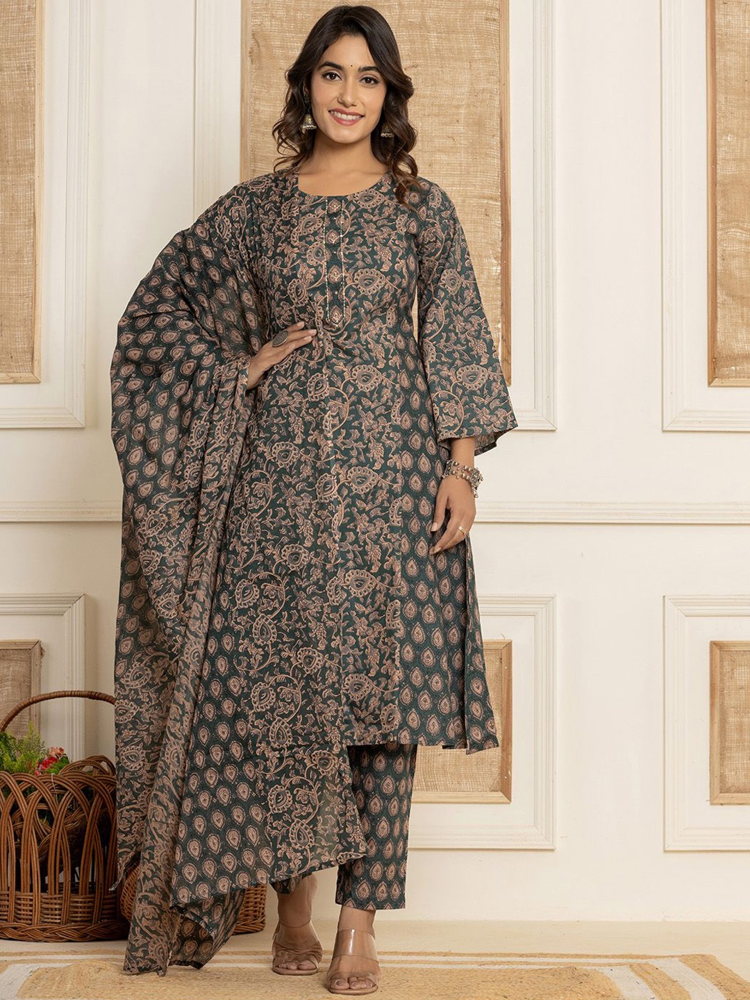 

Yufta Women Sequinned Pure Cotton Kurta with Trousers & With Dupatta, Green