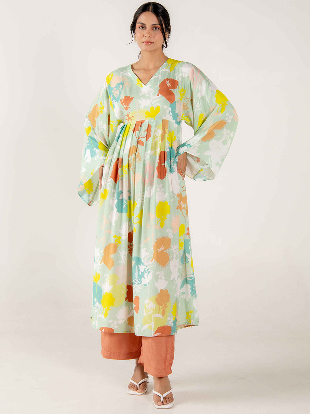

AROOP INDIA Women Floral Printed Empire Kurta with Trousers, Sea green