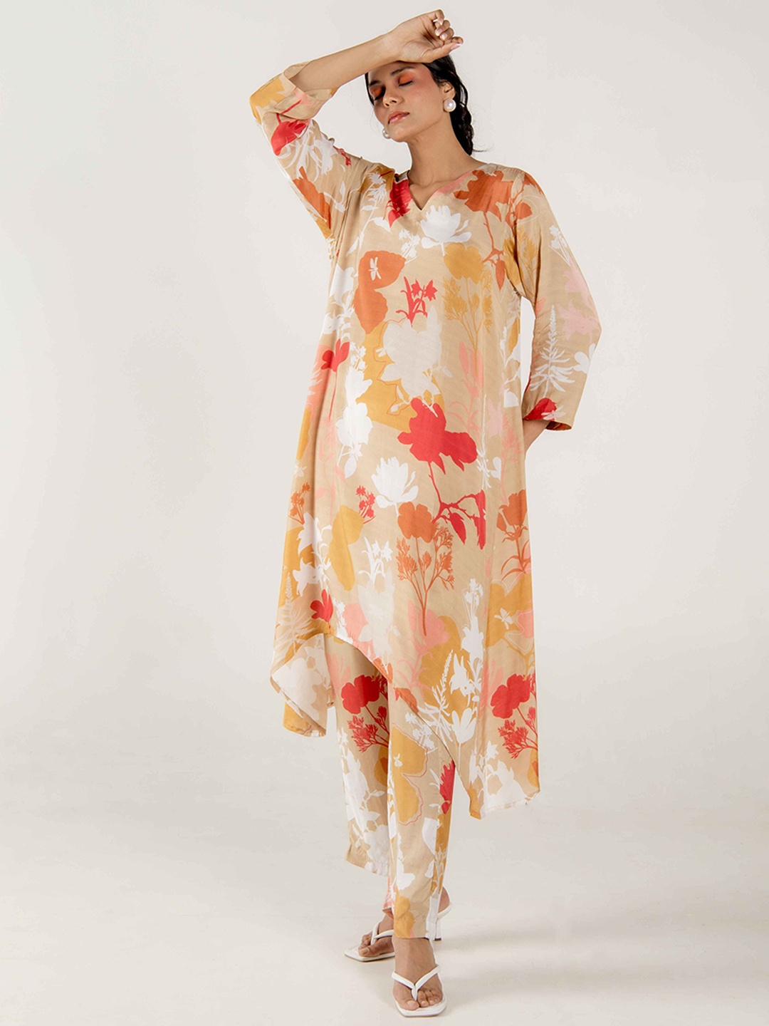 

AROOP INDIA Women Floral Printed Regular Kurta with Trousers, Beige