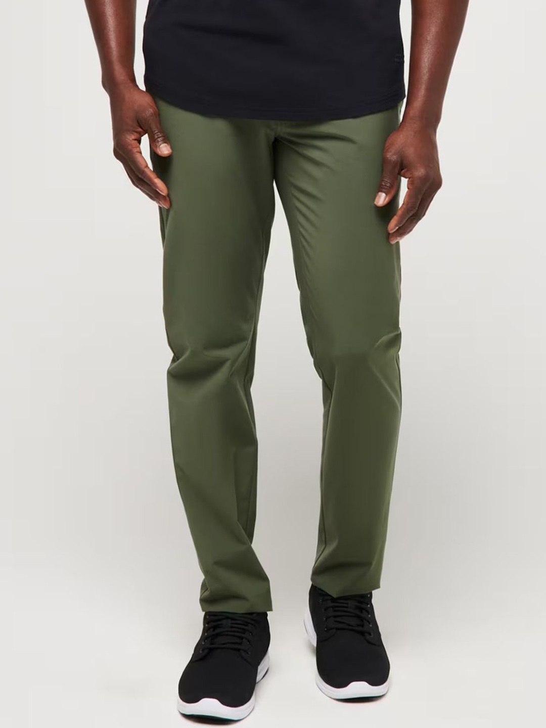 

TRAVIS MATHEW Men Straight Fit Chinos Trousers, Olive