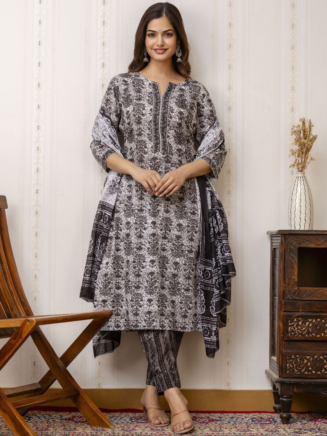 D K W Women Gotta Patti Pure Cotton Kurta with Trousers & With Dupatta, White