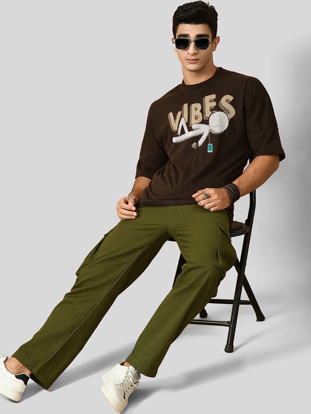 

OFFMINT Men Typography Printed Round Neck Oversized T-shirt, Brown