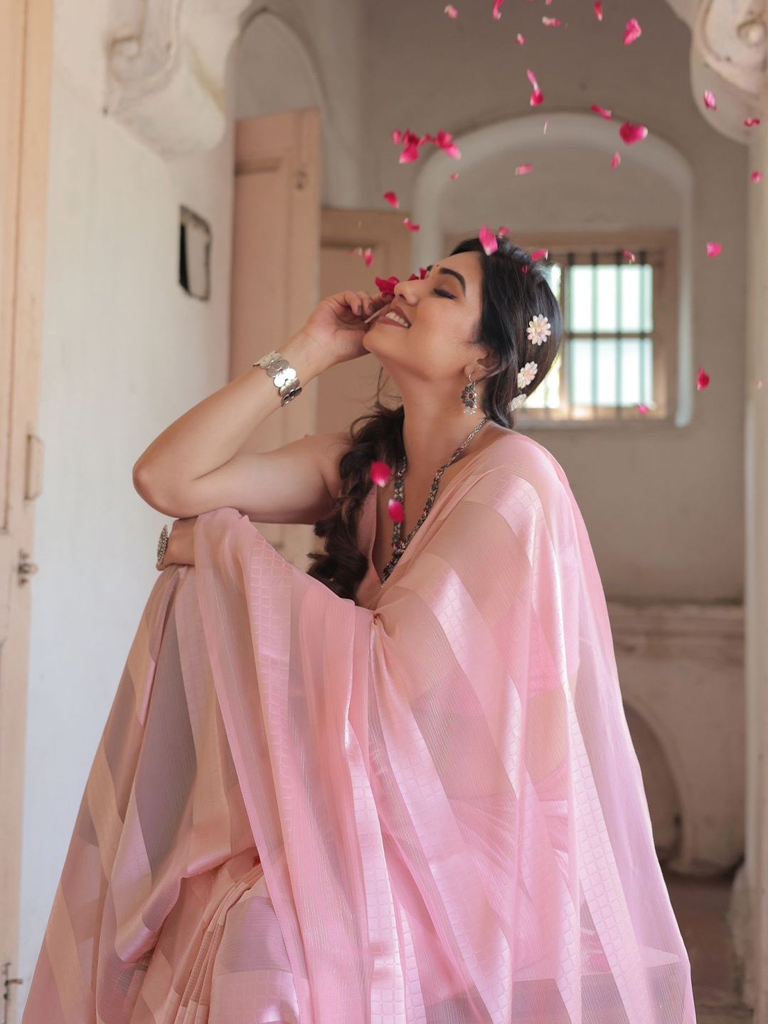

MIRCHI FASHION Striped Saree, Pink