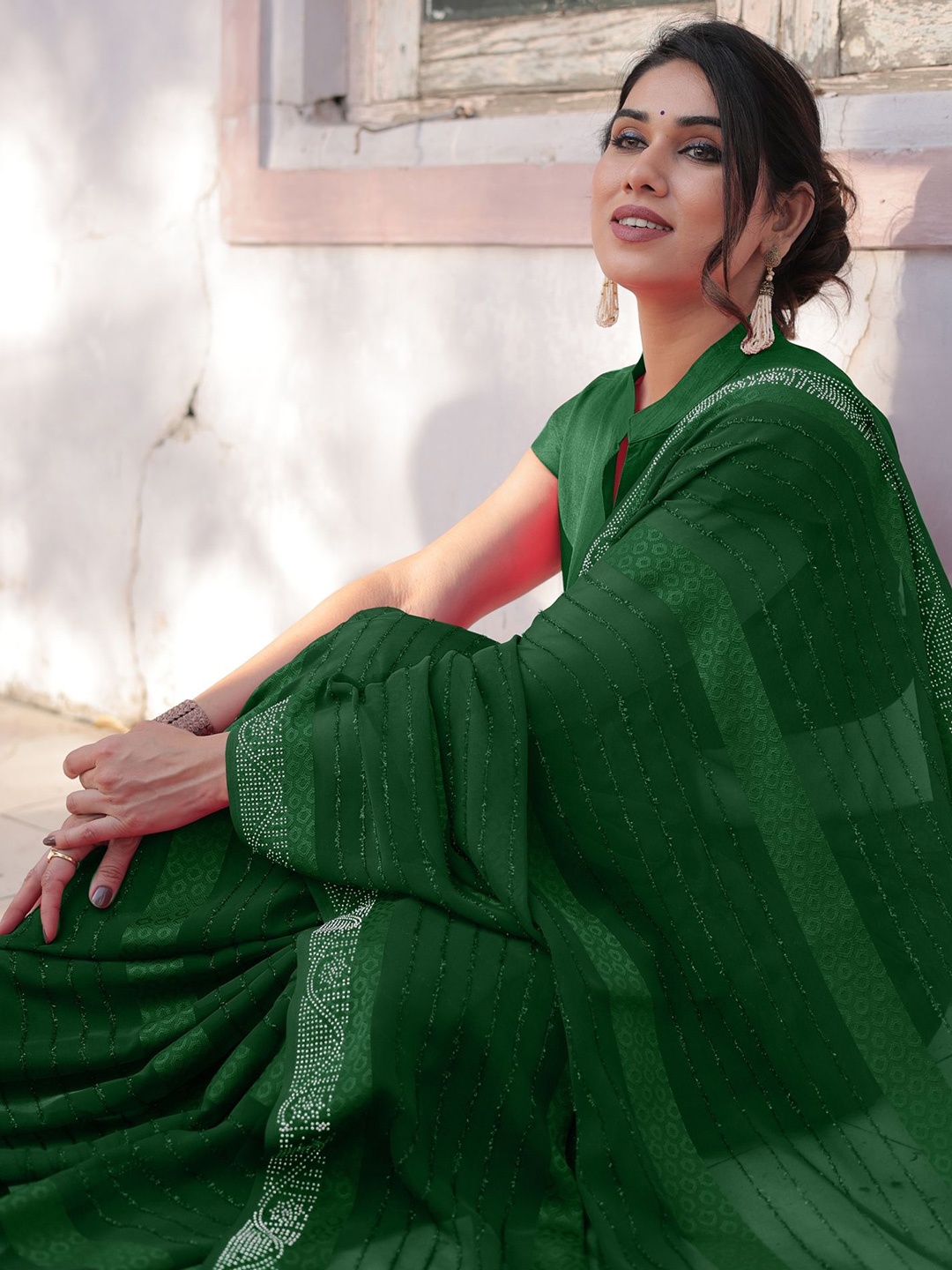 

MIRCHI FASHION Striped Beads and Stones Saree, Green