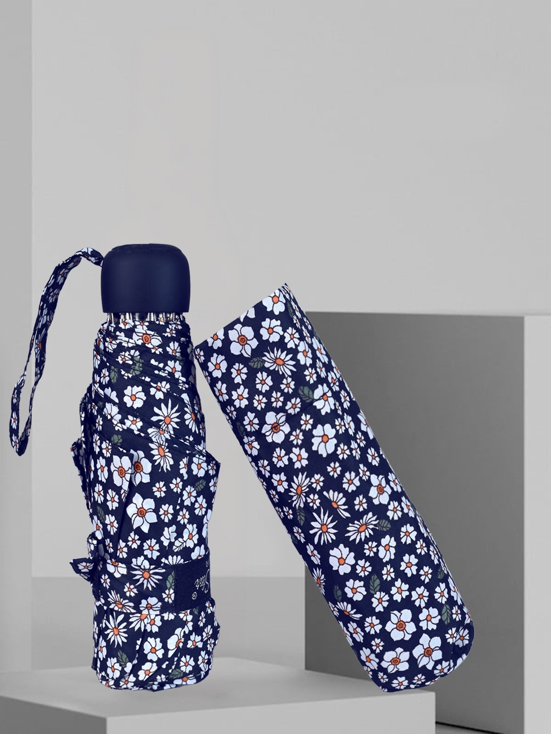 

Cortina Manual 5 Fold Umbrellas, Navy blue