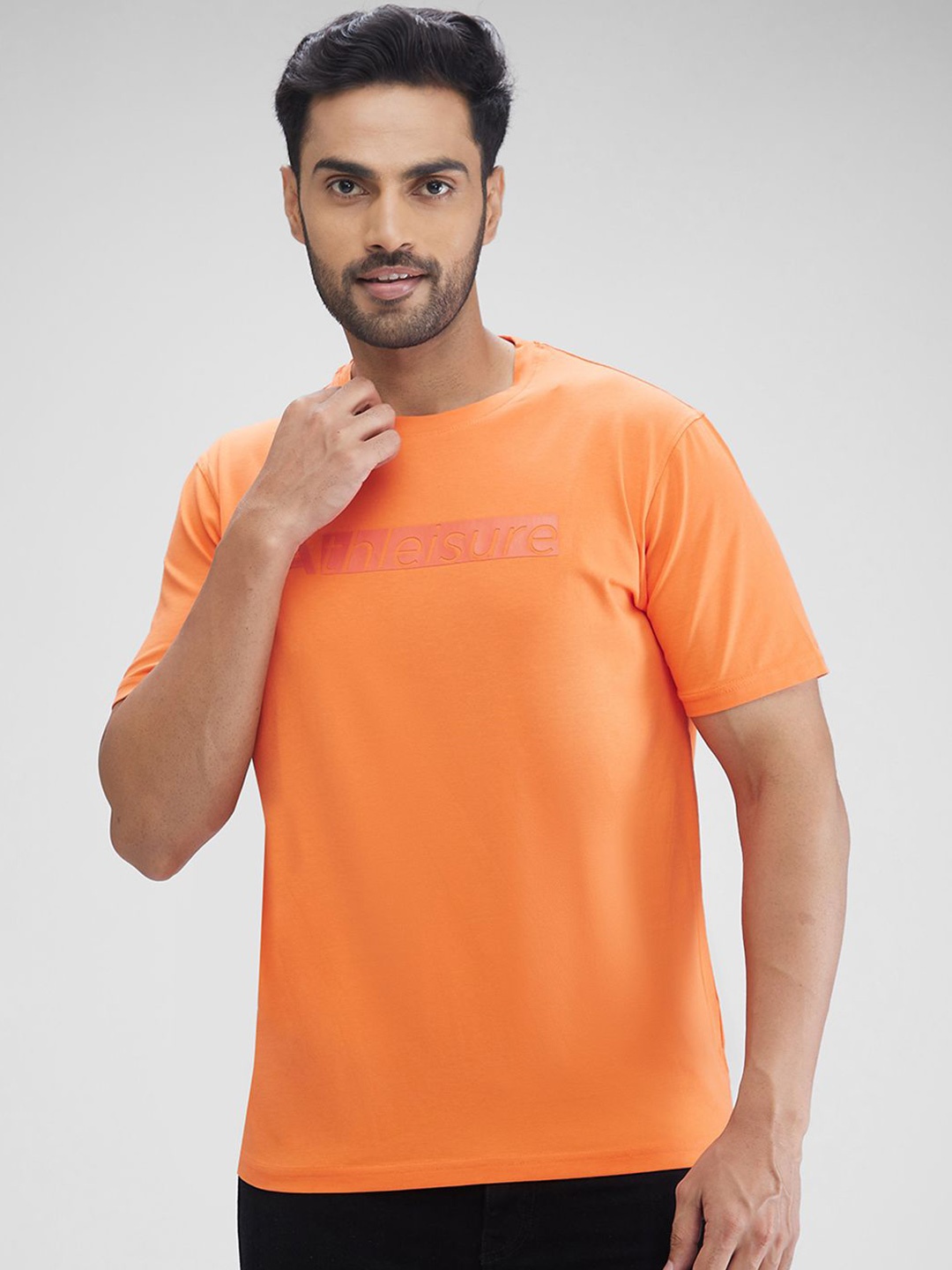 

Park Avenue Men Slim Fit T-shirt, Orange