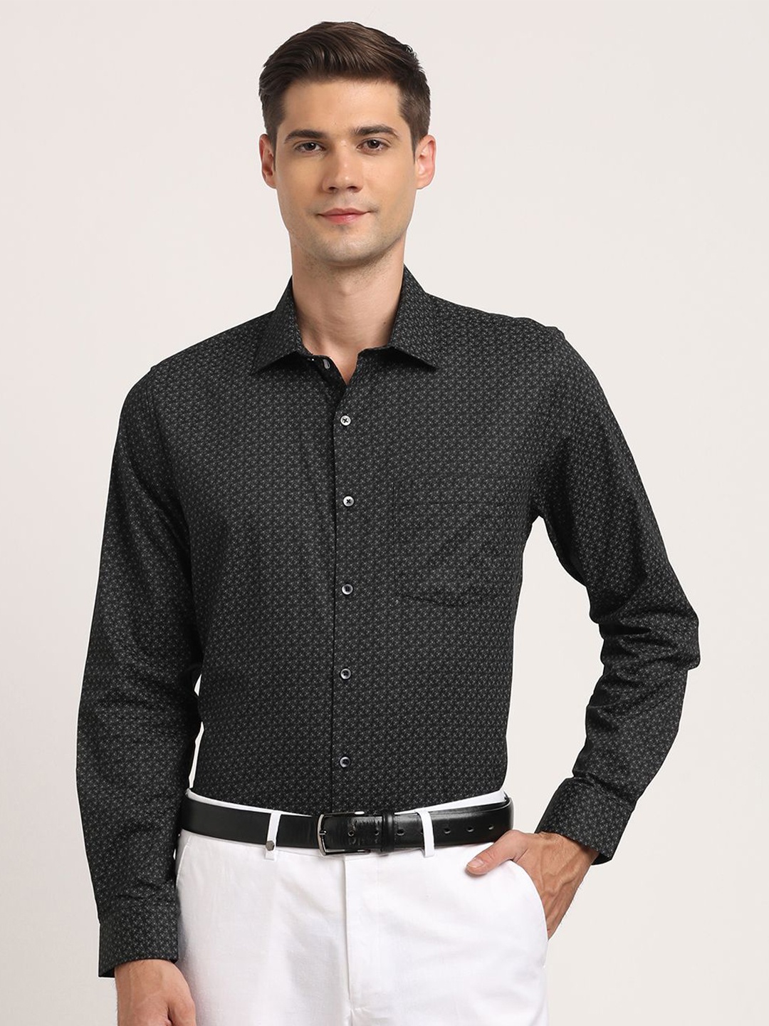 

Turtle Classic Slim Fit Spread Collar Printed Cotton Formal Shirt, Black