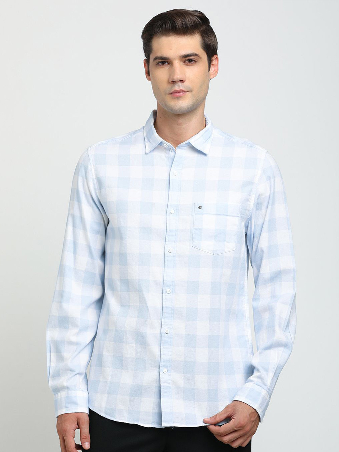 

Turtle Relaxed Slim Fit Checked Spread Collar Pure Cotton Casual Shirt, Blue