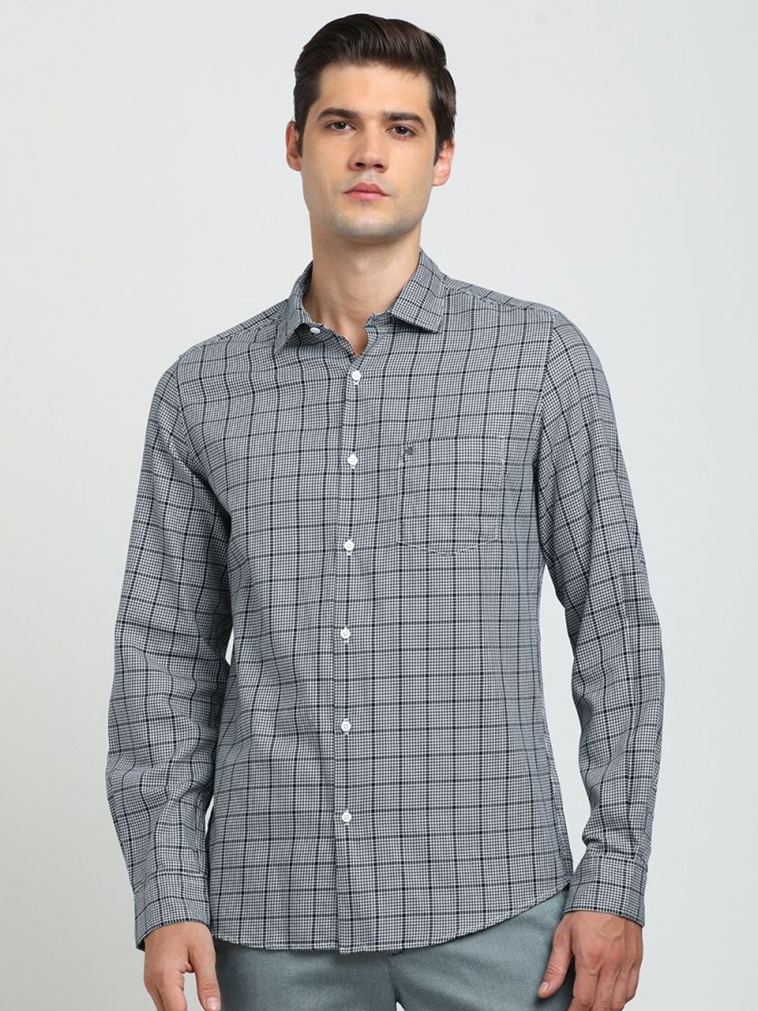 

Turtle Men Relaxed Slim Fit Opaque Checked Casual Shirt, Grey