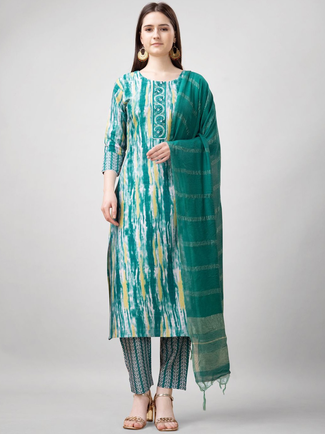 

ARADHNA Women Paisley Embroidered Kurti with Churidar & With Dupatta, Green