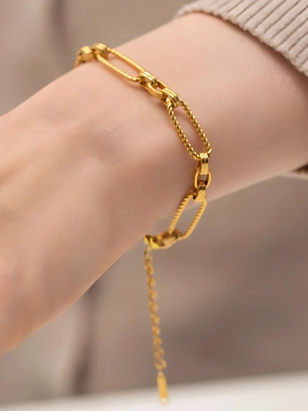 

Inaya 18kt Gold-Plated Stainless Steel Flat Paperclip Chunky Link Bracelet