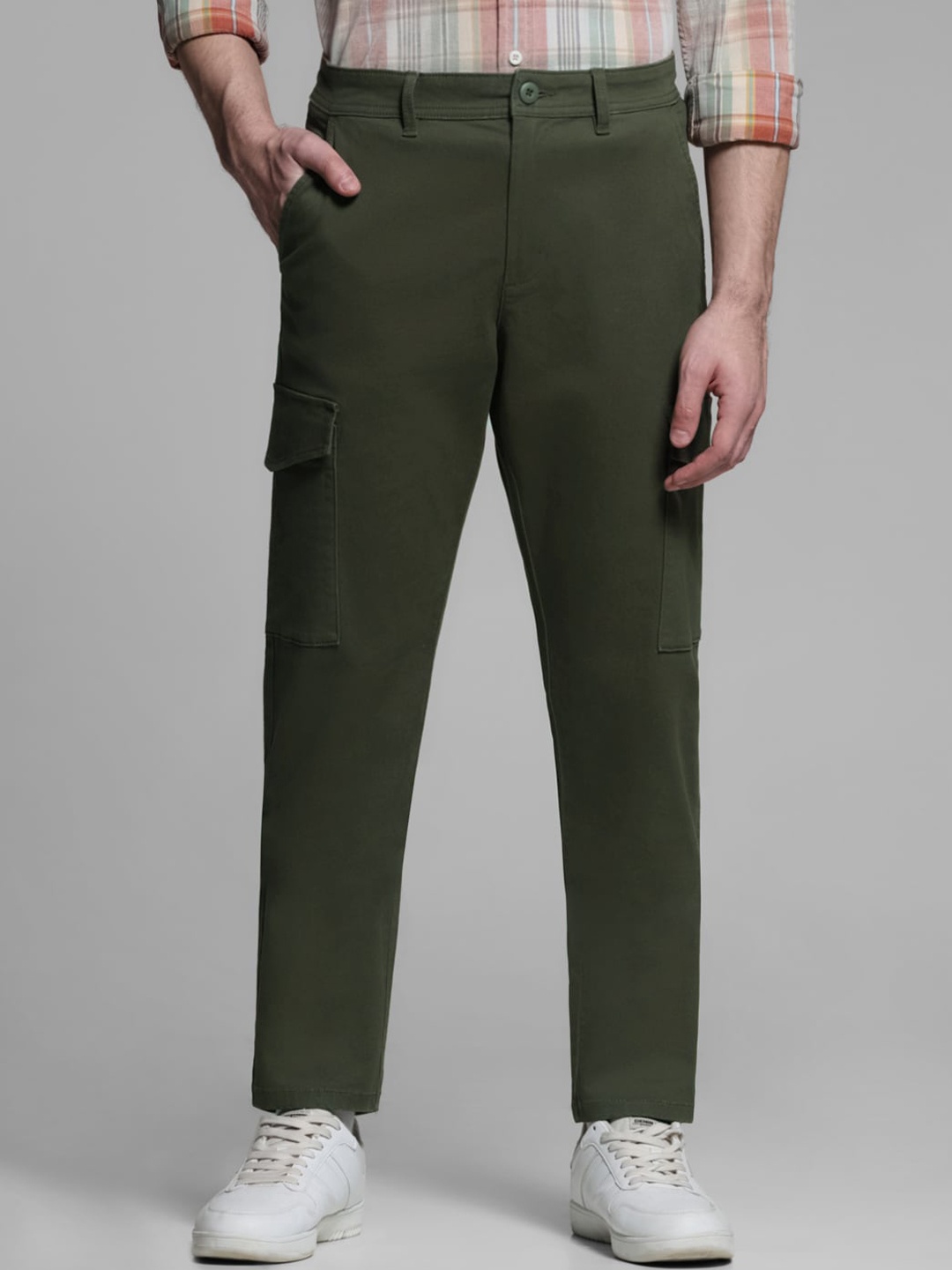 Jack & Jones Men Slim Fit Cargos Trousers, Green