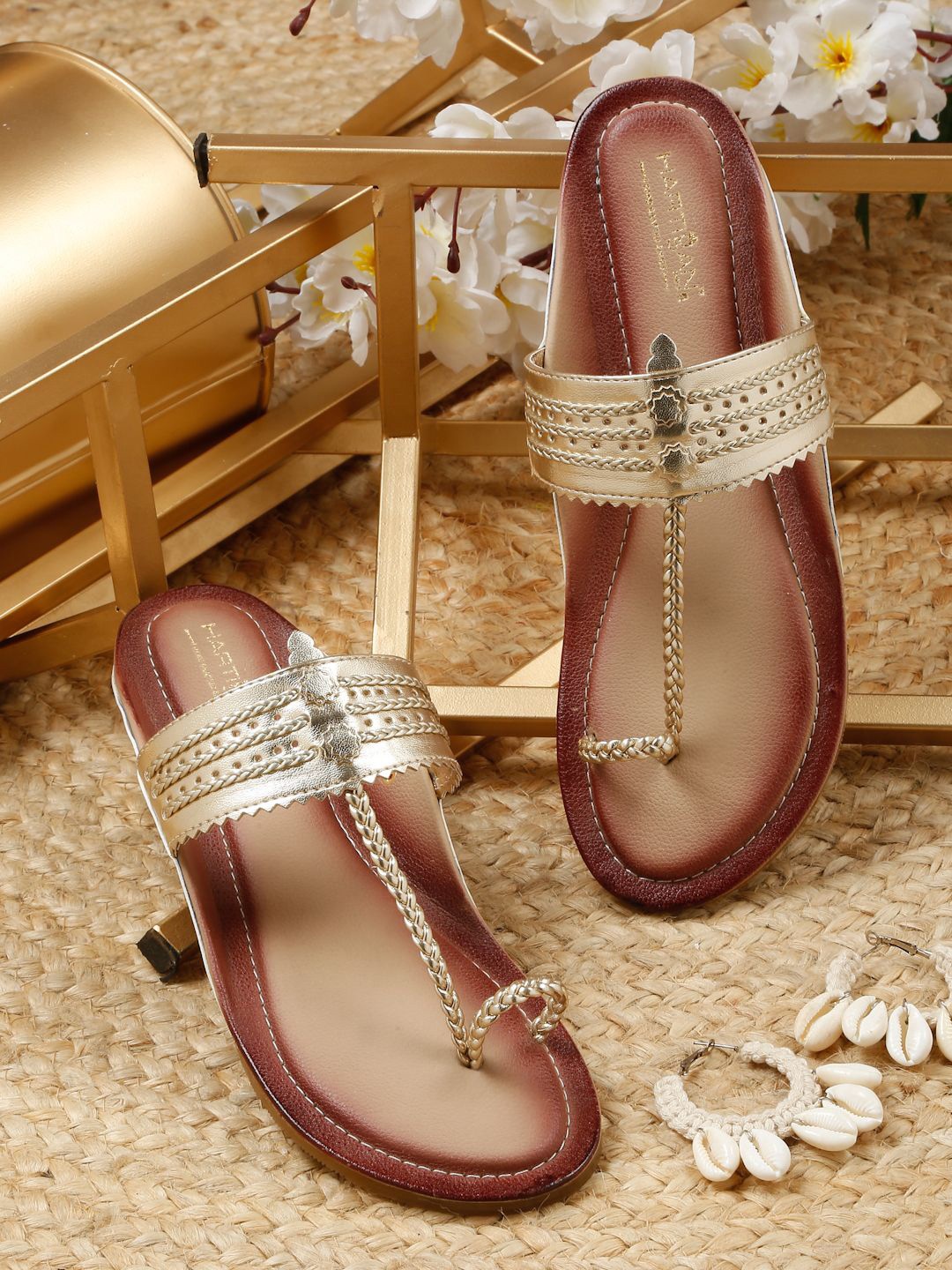 HARTIGAN Women Ethnic One Toe Flats with Laser Cuts, Gold