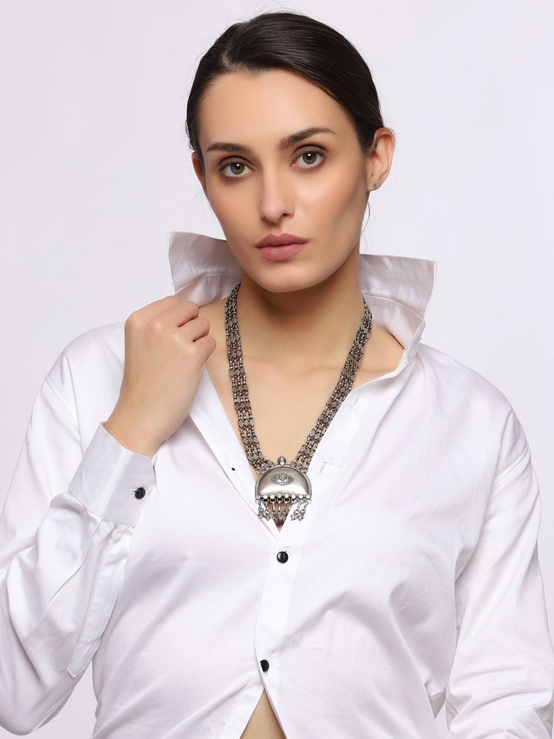 

VENI Brass Silver-Plated Oxidised Necklace