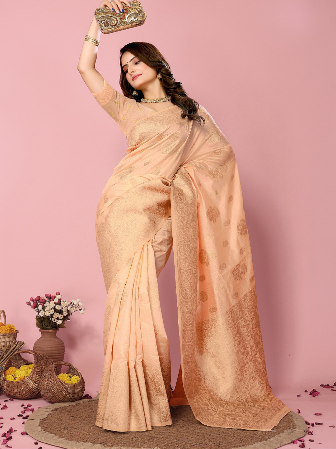 

VAIRAGEE Woven Design Zari Banarasi Saree, Beige