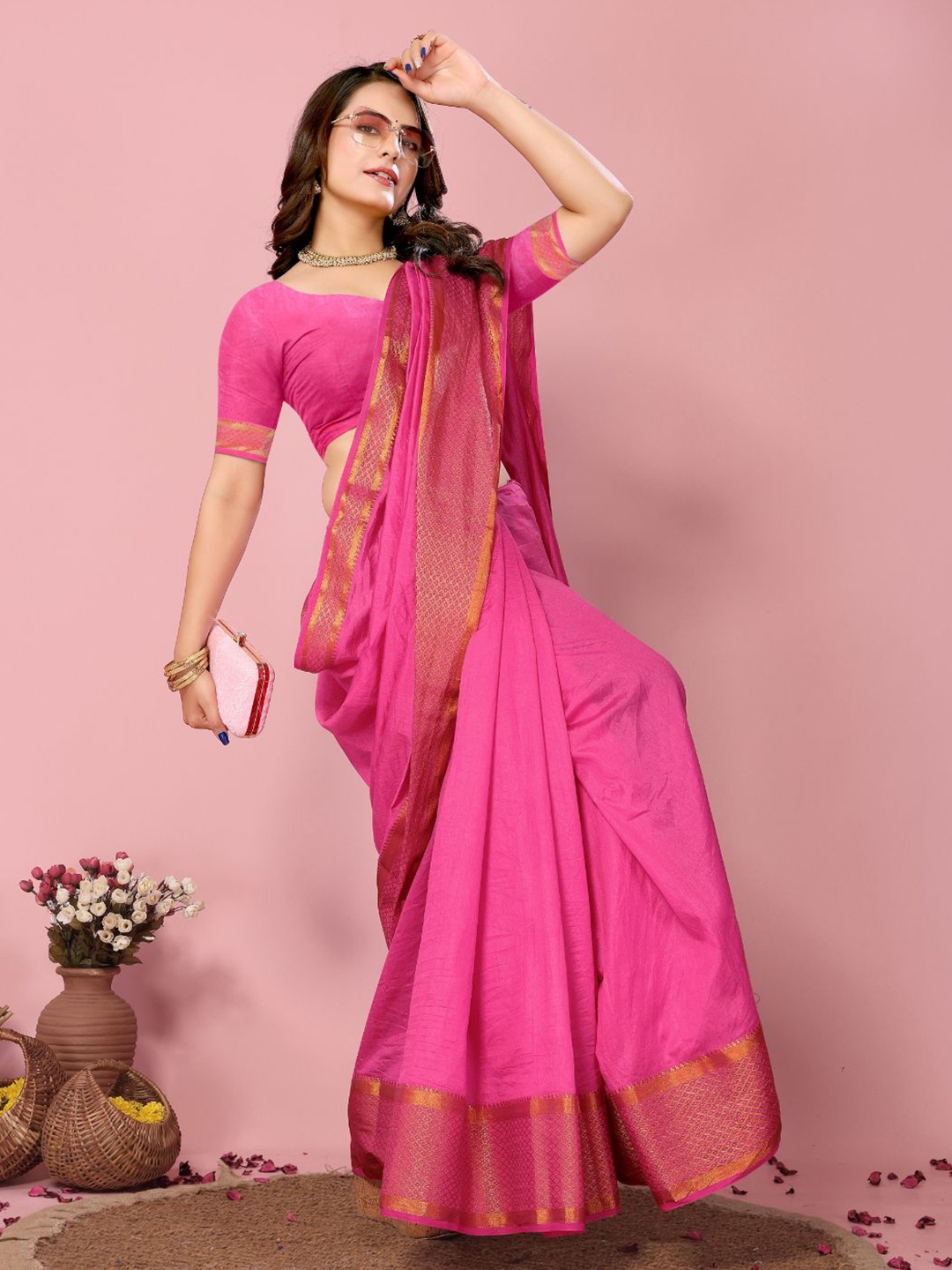 

VAIRAGEE Zari Banarasi Saree, Pink