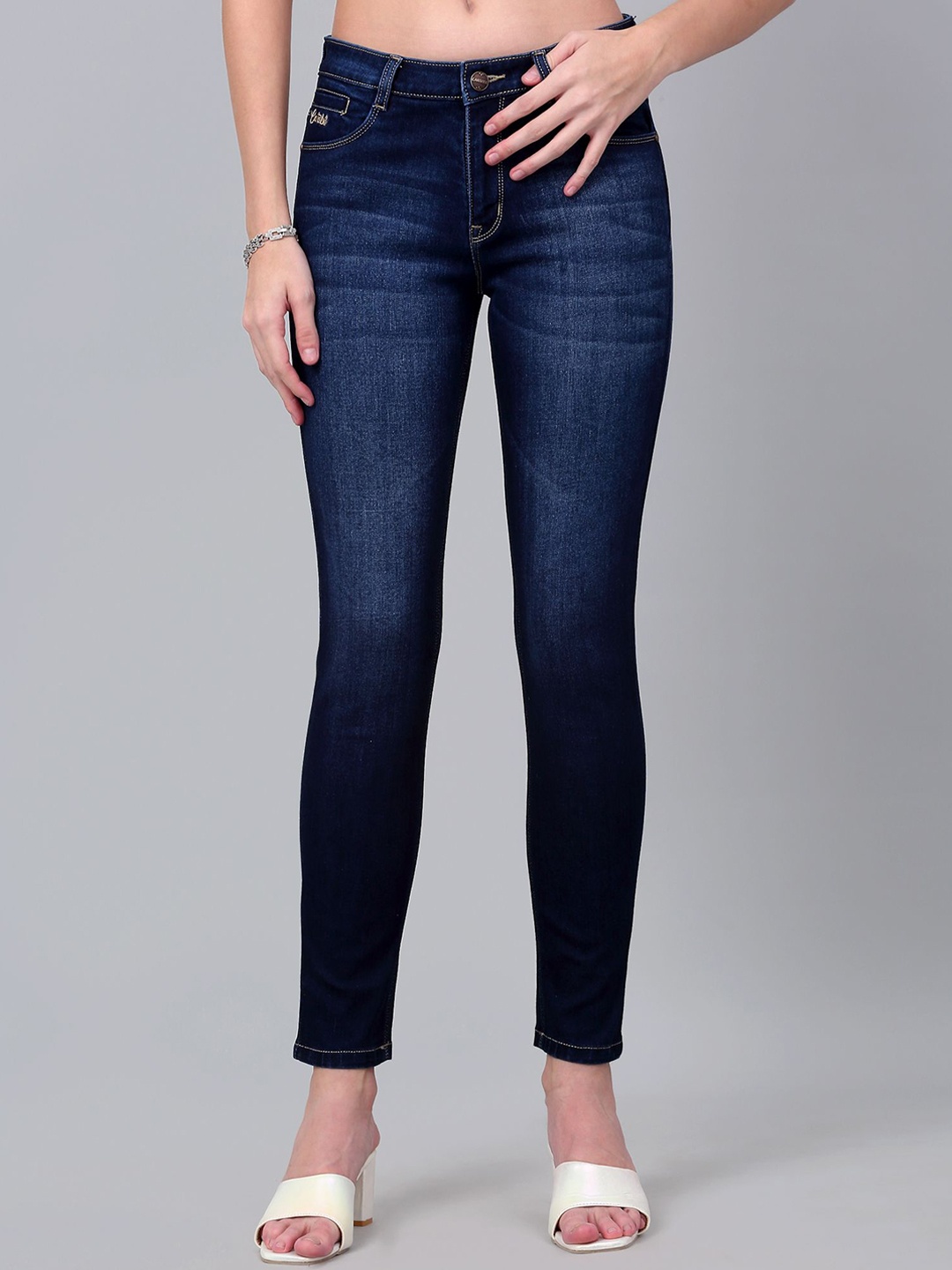 

Cantabil Women Slim Fit Light Fade Stretchable Jeans, Blue