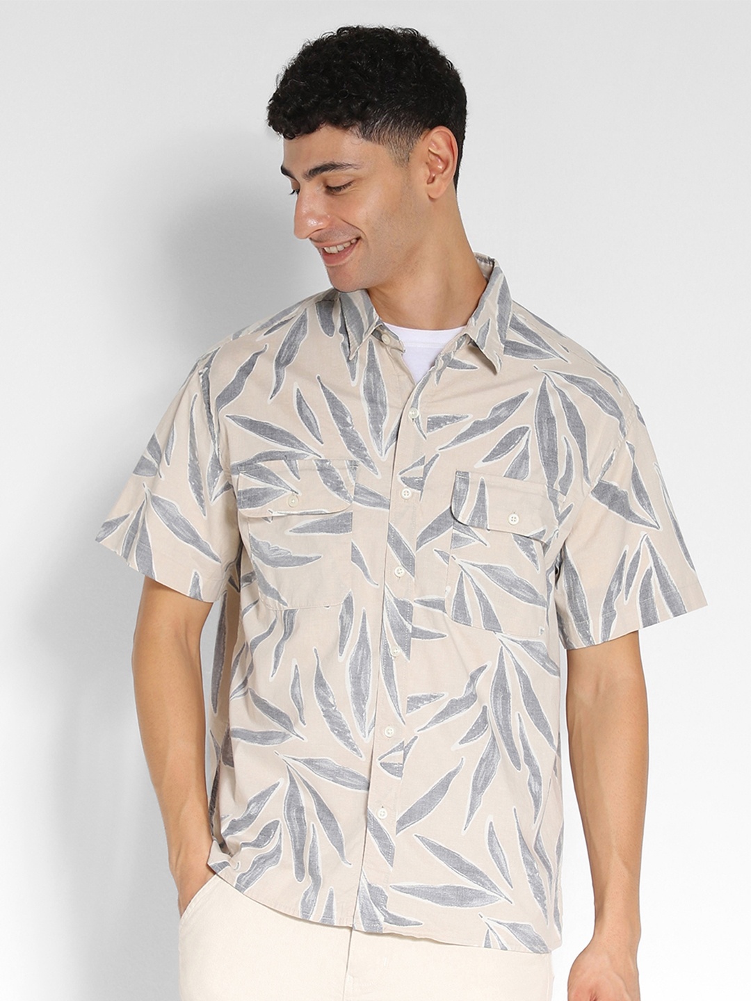 

AMERICAN EAGLE OUTFITTERS Floral Printed Casual Shirt, Beige