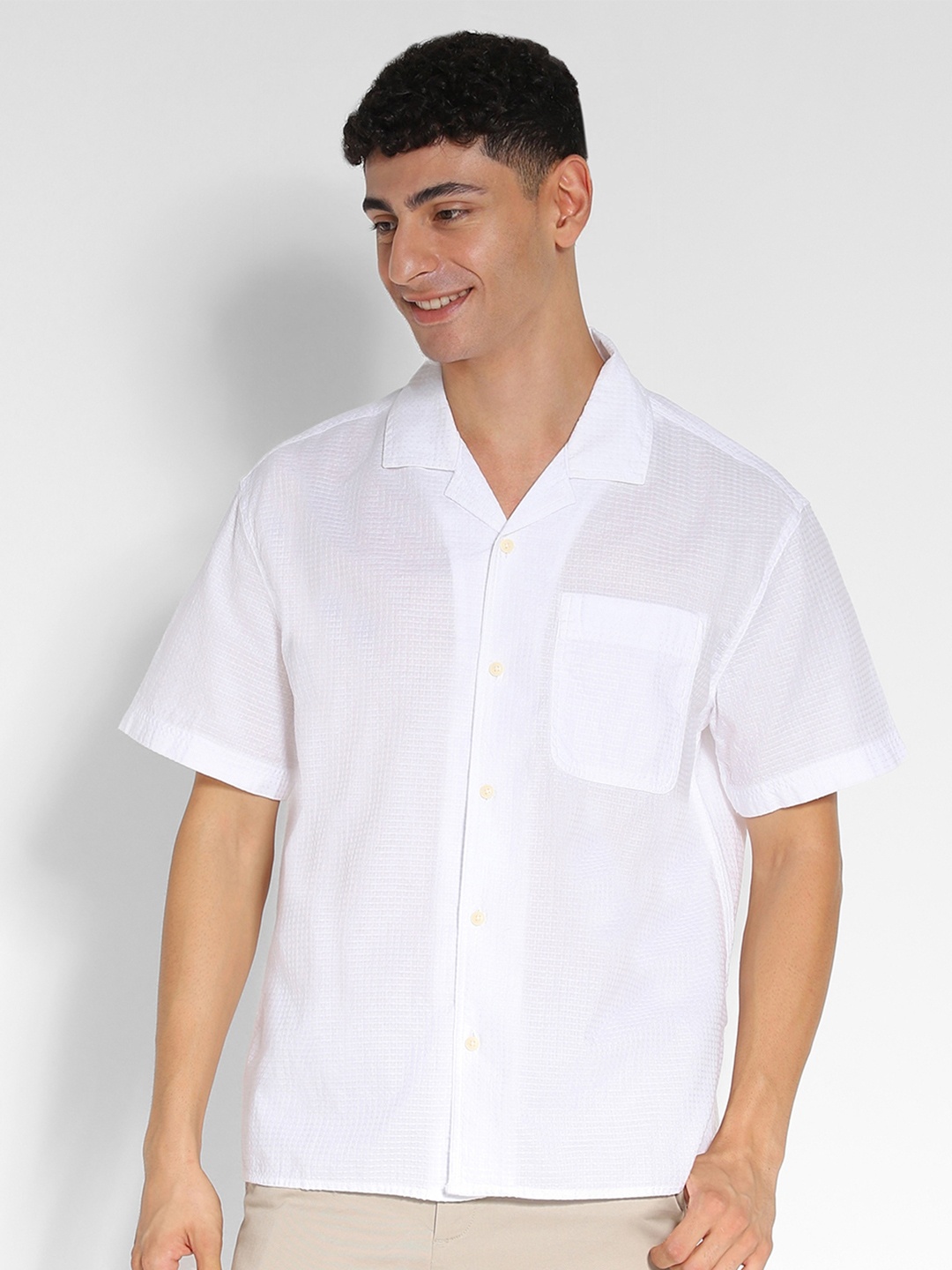 

AMERICAN EAGLE OUTFITTERS Lapel Collar Short Sleeves Pure Cotton Casual Shirt, White