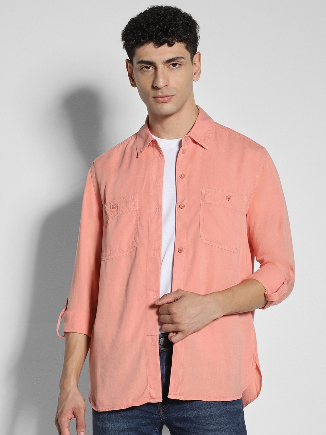 

AMERICAN EAGLE OUTFITTERS Spread Collar Long Sleeves Casual Shirt, Peach