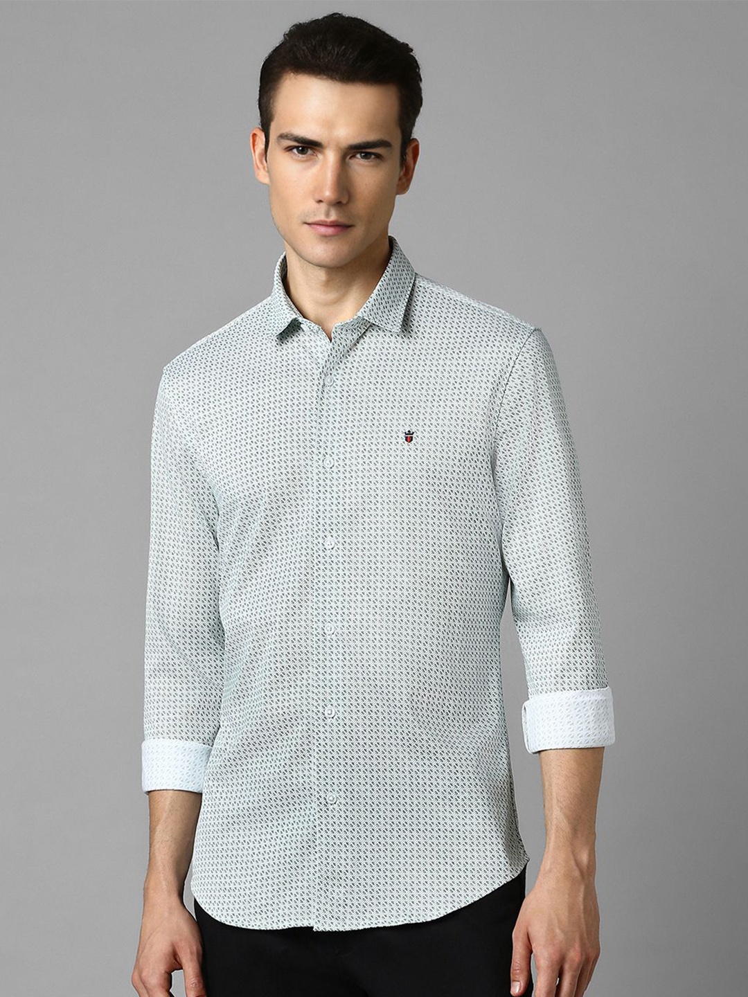 

Louis Philippe Sport Slim Fit Geometric Printed Spread Collar Pure Cotton Casual Shirt, Green