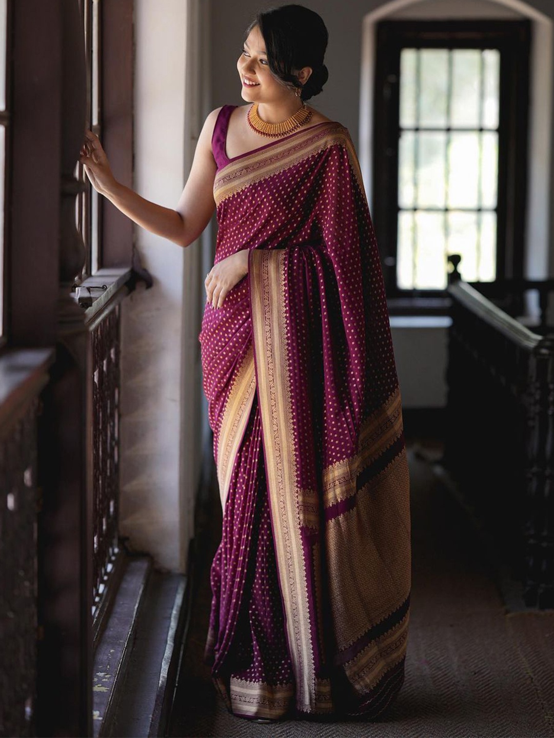 

DIVASTRI Woven Design Zari Banarasi Saree, Purple